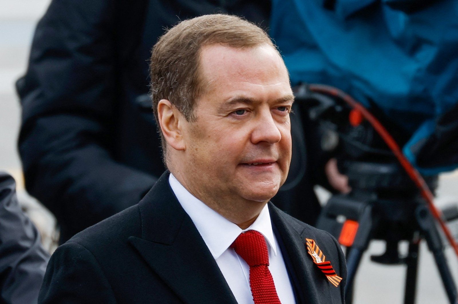 Медведев вышел из спячки спустя 7 месяцев, чтобы пригласить Маска в Бахмут