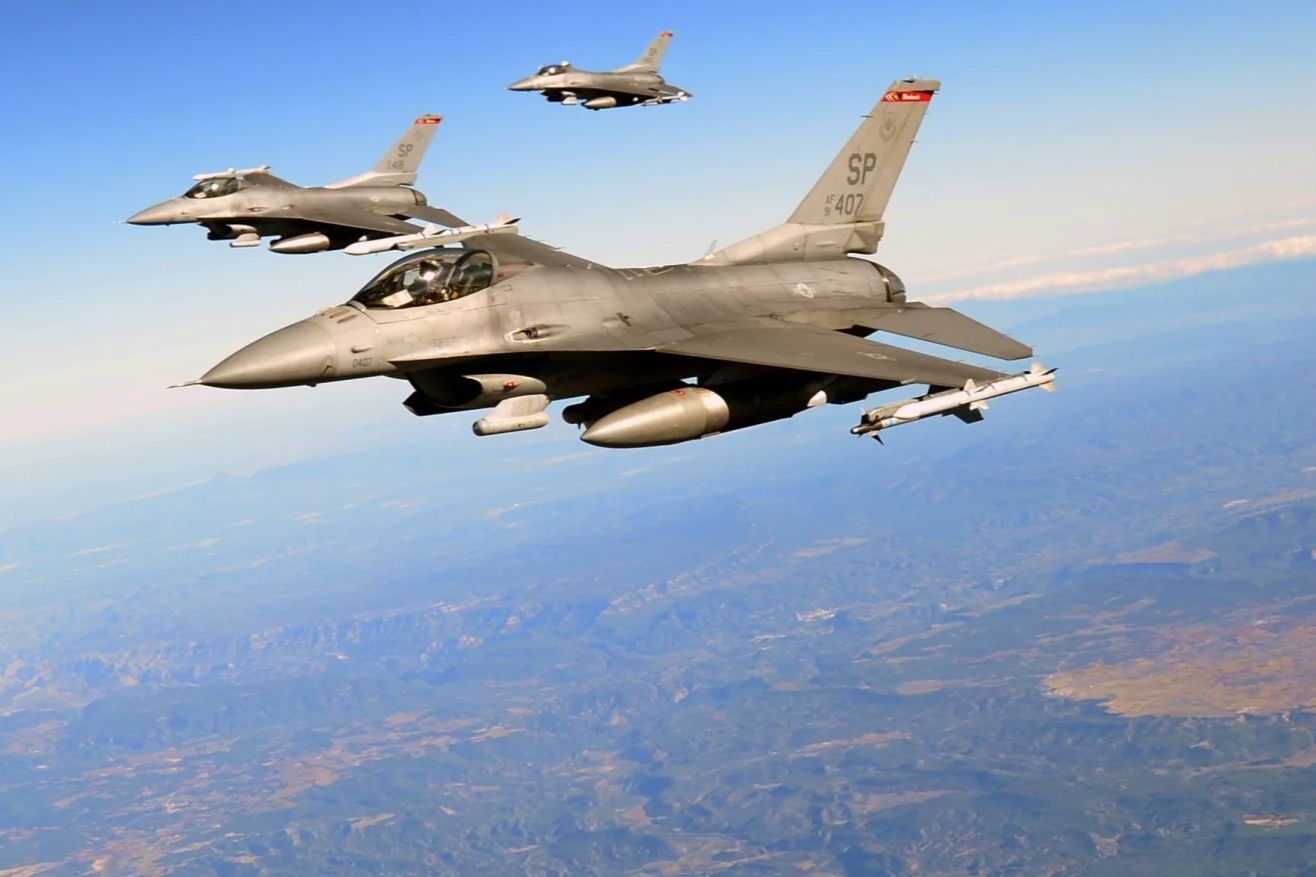 ​F-16 для Украины: Британия и Нидерланды создают "коалицию истребителей"