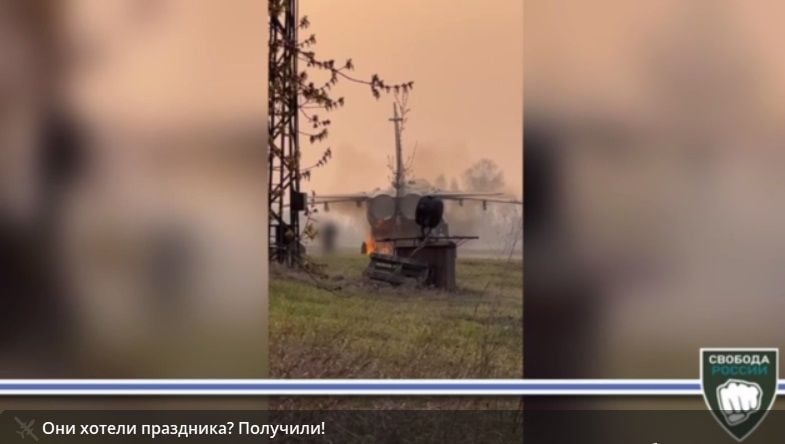 В России партизаны преподнесли Путину шикарный подарок на 9 Мая: подожгли бомбардировщик "Су-24" – видео