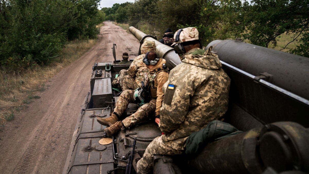 "Будем убегать. Возьмем броники - и в Сватово", - оккупант РФ о подготовке к контрнаступлению ВСУ