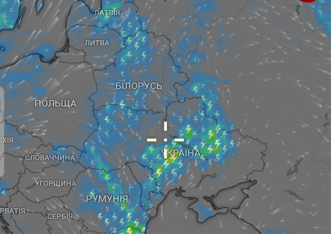 ​Июль напоследок зальет Украину дождями, с августом в страну придет жара выше +40°C