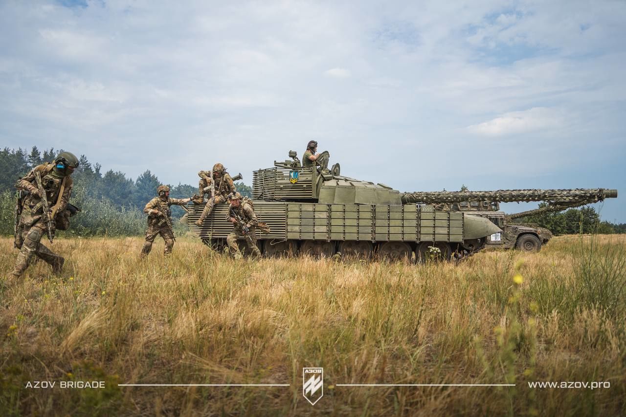 Легендарная бригада "Азов" вернулась на фронт: чего ждать оккупантам