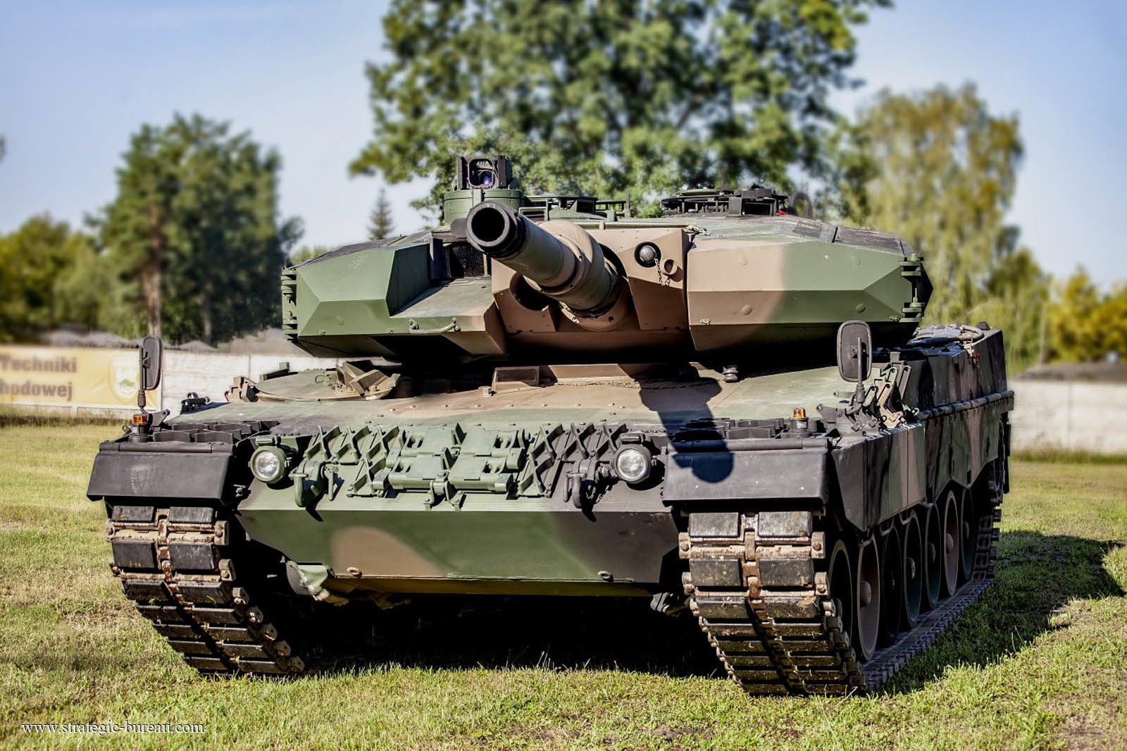 Успешный бой "Леопарда" ВСУ с двумя российскими танками попал на видео 