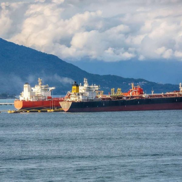 Греция рвет нефтяные связи с РФ: письмо Минфина США заставило владельцев танкеров одуматься