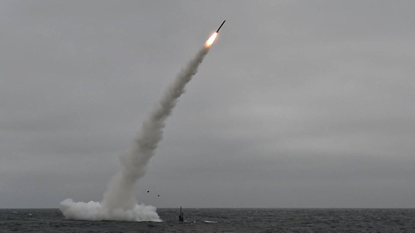 Впервые с холодной войны: США "возьмут на прицел" Китай ракетами средней дальности