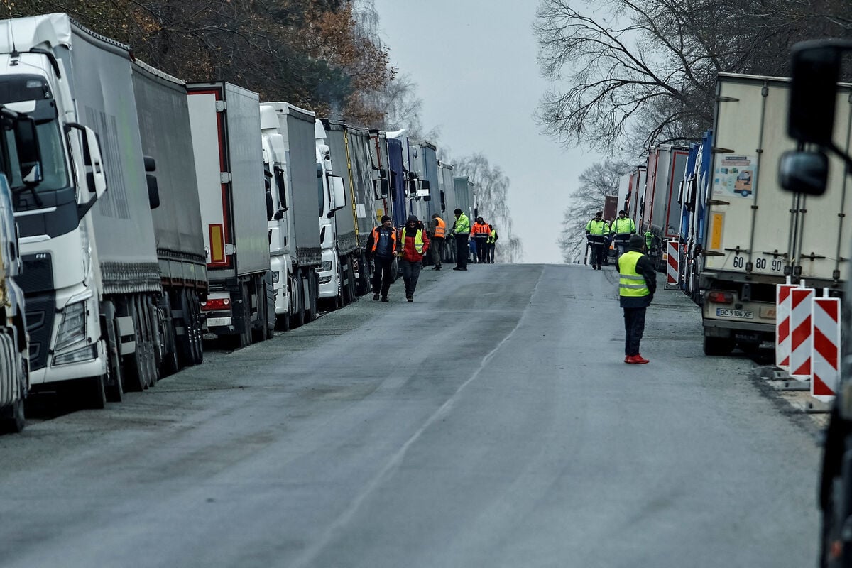 Украина нашла способ прорвать блокаду на польской границе
