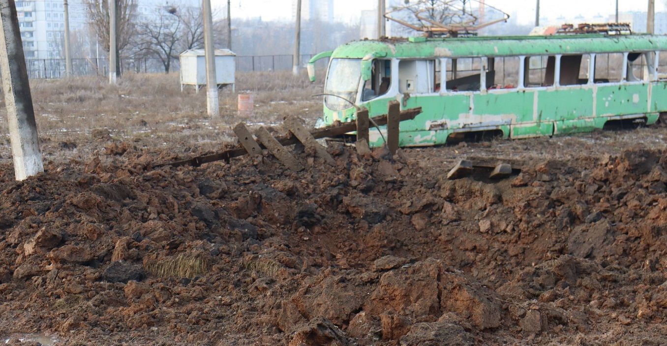 Российские военные обстреляли Харьков, попав ракетами по транспортному парку на Салтовке