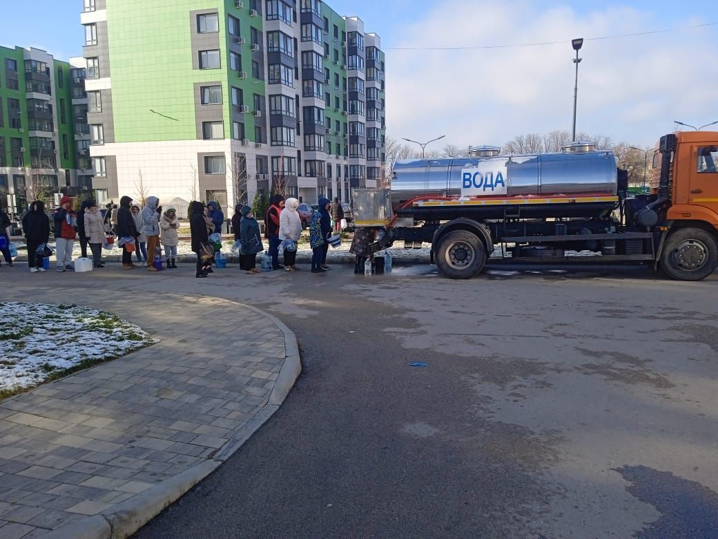 "Моемся в мисках. Сидим без отопления", - "власти" Севастополя не справляются с коммунальным ЧП