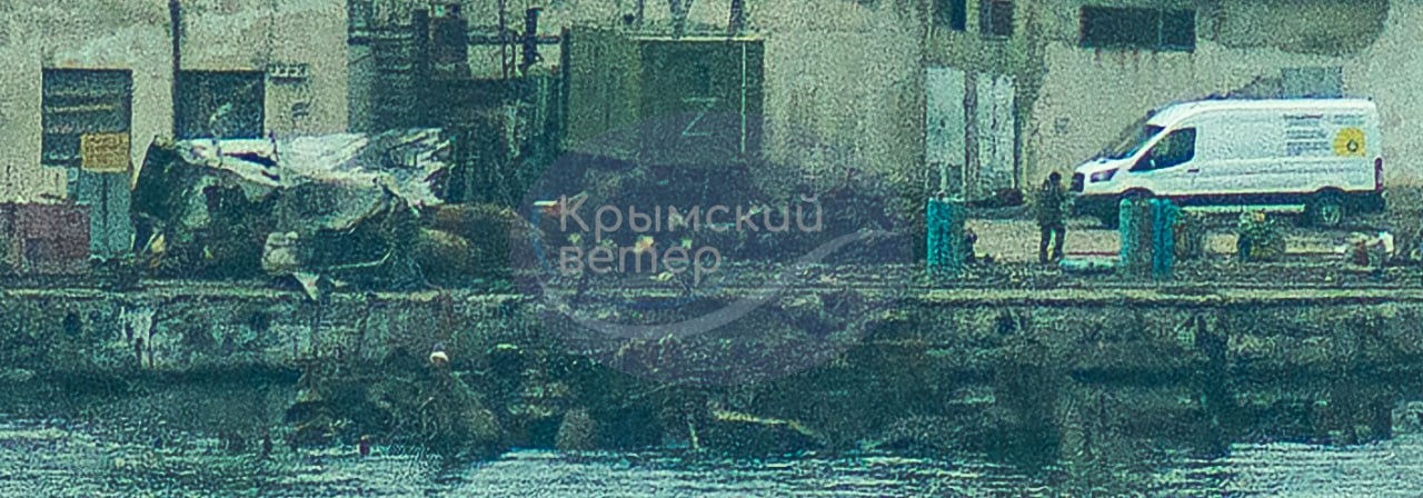 Черноморский флот РФ сбежал из Феодосии после уничтожения БДК "Новочеркасск"