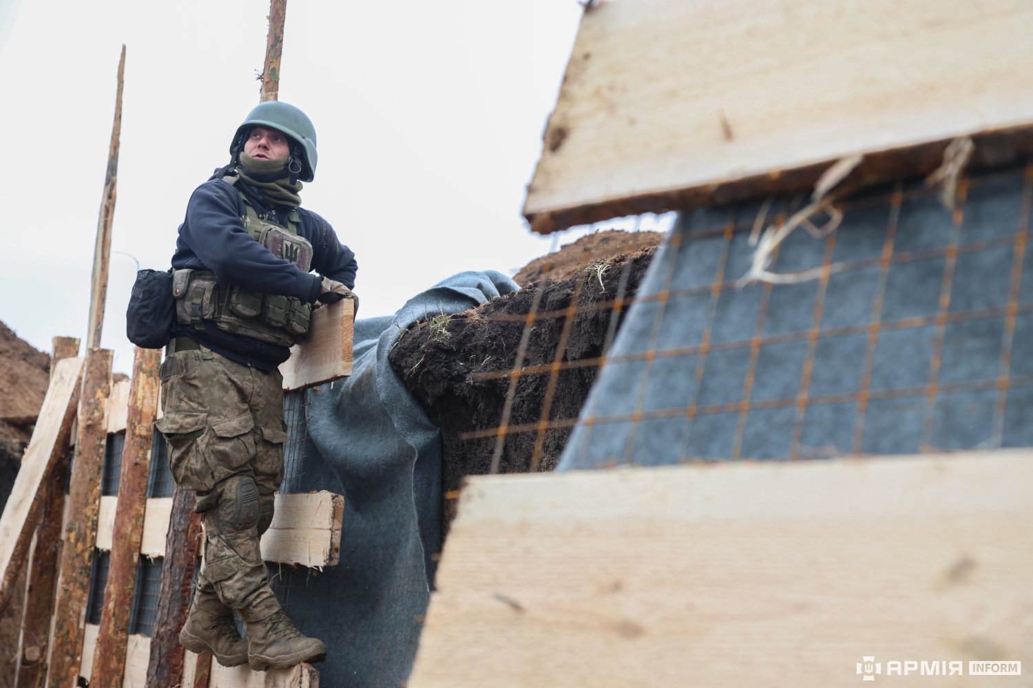 ВСУ строят мощные оборонительные рубежи на Донбассе: появились первые фото