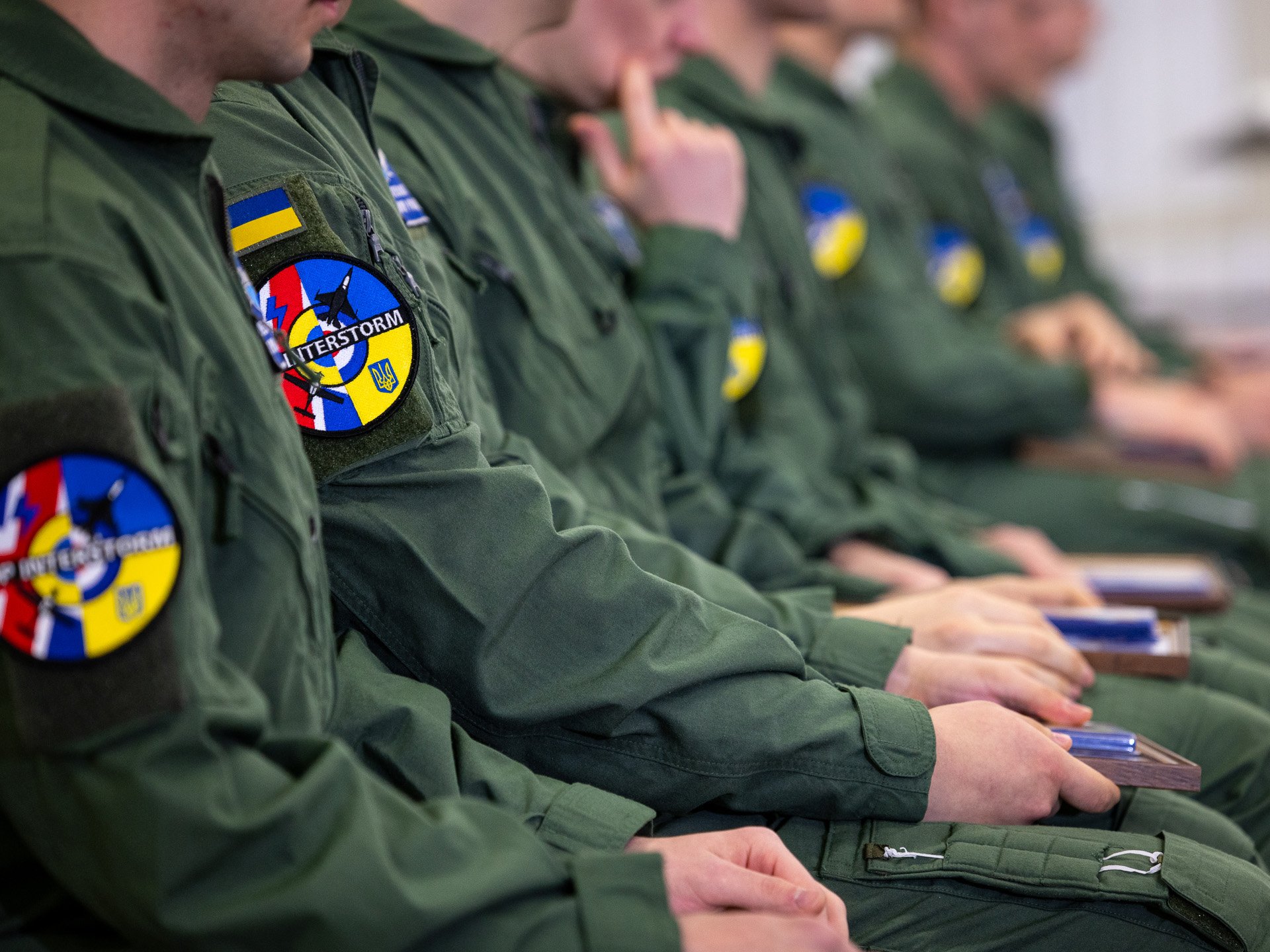 Первая группа украинских пилотов завершила обучение на F-16 в Британии - СМИ 