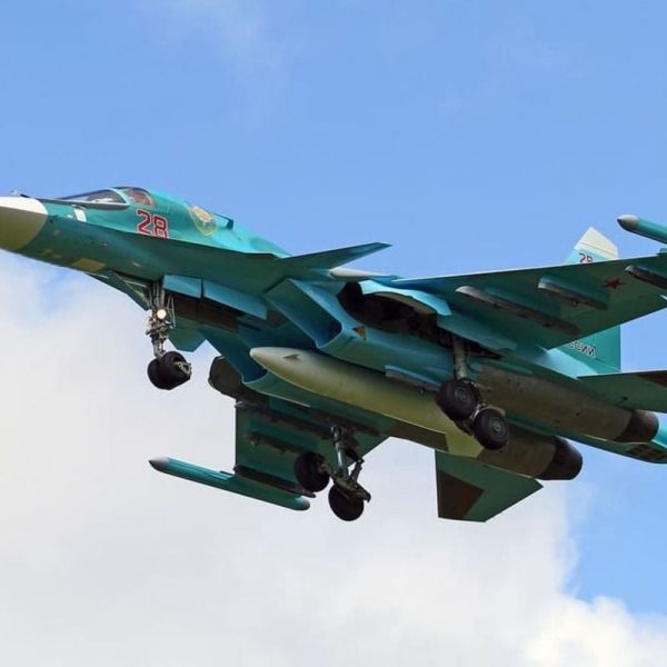 В бою уничтожен Су-34 ВКС РФ, которым враг сбрасывал КАБы на Украину – росСМИ пишут о гибели лучшего экипажа