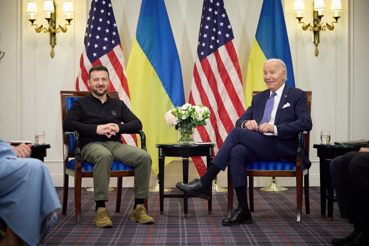 "Украину нельзя и не удастся победить", - основное на встрече Байдена и Зеленского в Париже