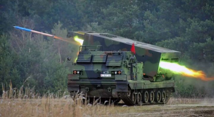 В Запорожской области ВСУ выследили, нацелили и разбомбили из HIMARS технику вместе с оккупантами