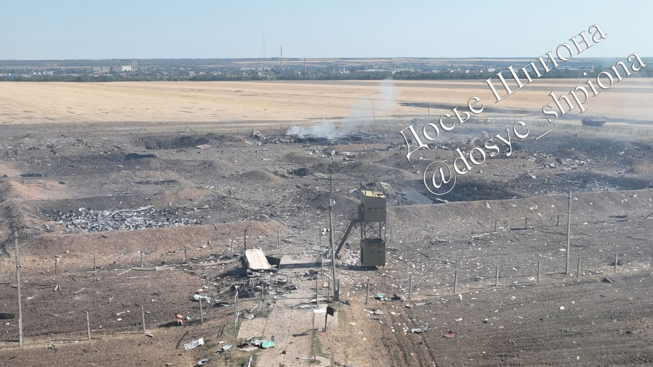 Взрывом снесло все: появилось фото военного аэродрома Морозовск в РФ после атаки ВСУ 