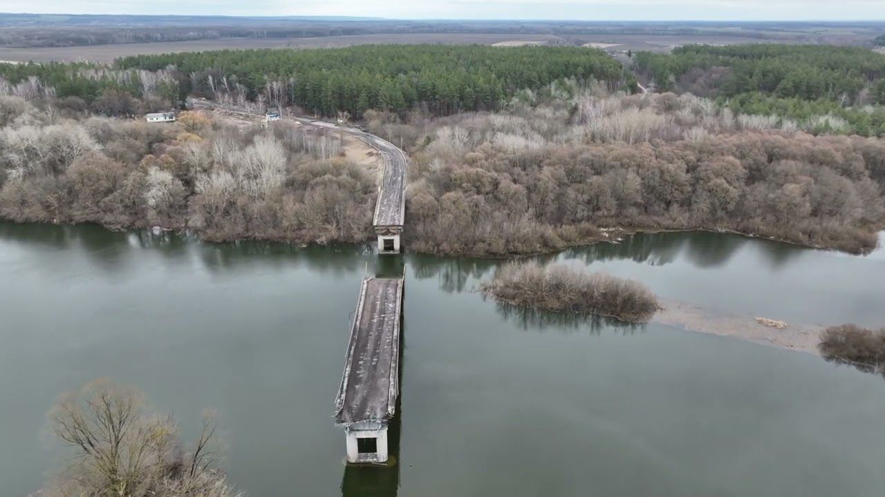 Момент взрыва моста через Сейм показали на видео: "Россиянам придется повторить Северский Донец"