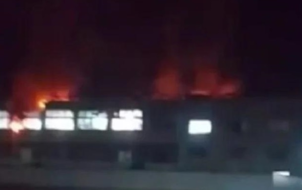 "Добрые" дроны снова атаковали российский химический завод "Энергия" в Ельце: появились фото пожара
