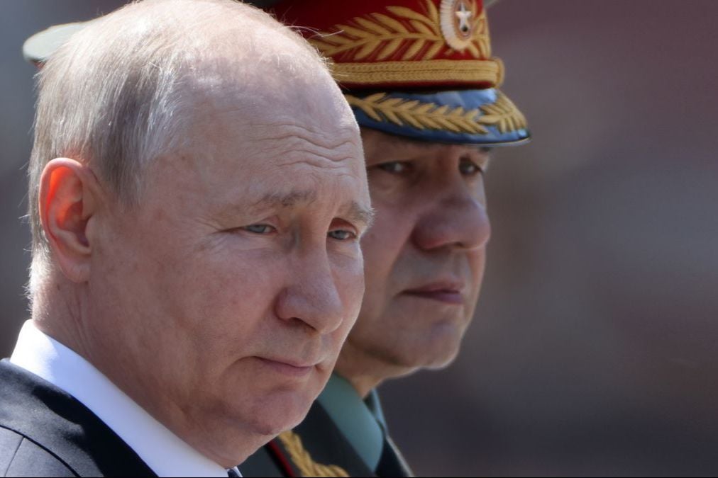 ​Над Шойгу сгущаются тучи: Путин дал добро на допрос экс-министра