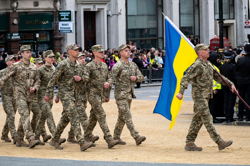Українські військові взяли участь у параді до 80-ї річниці Дня Перемоги в Лондоні