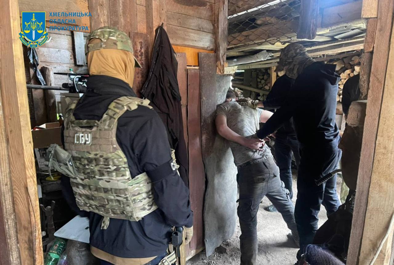 СБУ задержала агента ФСБ, который передавал оккупантам данные о боевой авиации ВСУ на Хмельнитчине 
