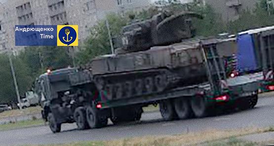 ​Больше 40 грузовиков с солдатами и 7 платформ с бронетехникой – Андрющенко о готовящемся наступлении России