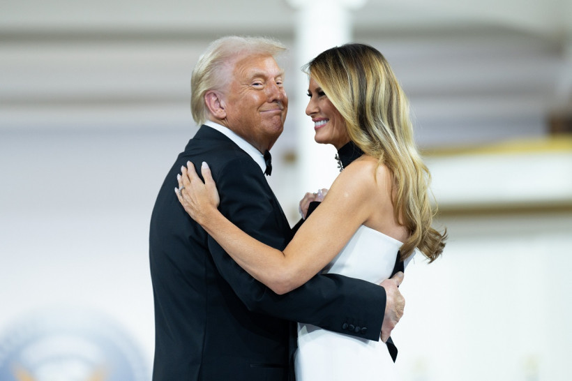 Меланія Трамп в'їхала до США за "візою Ейнштейна" - Vanity Fair
