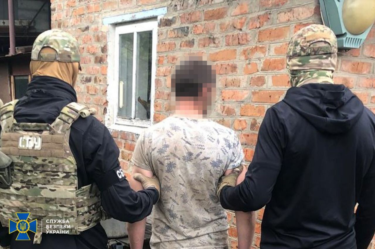 СБУ задержала агента ФСБ, который передавал оккупантам данные о боевой авиации ВСУ на Хмельнитчине 