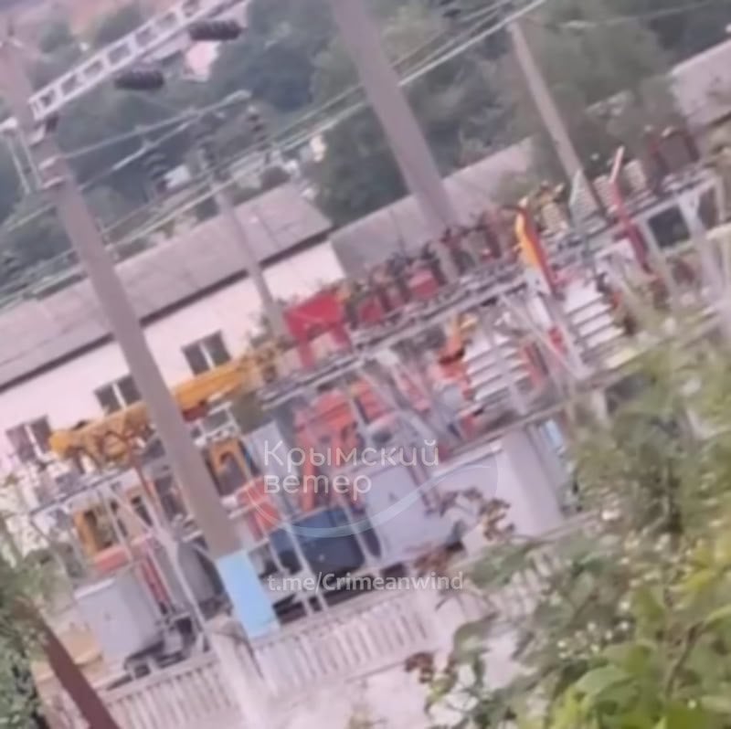 Во временно оккупированном Бердянске и возле Инкермана в Крыму прогремели мощные взрывы: что известно