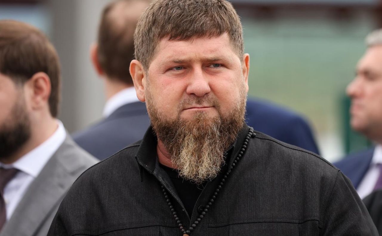 Кадыров со своей свитой вернулся в Мариуполь для очередного грабежа и "показухи"