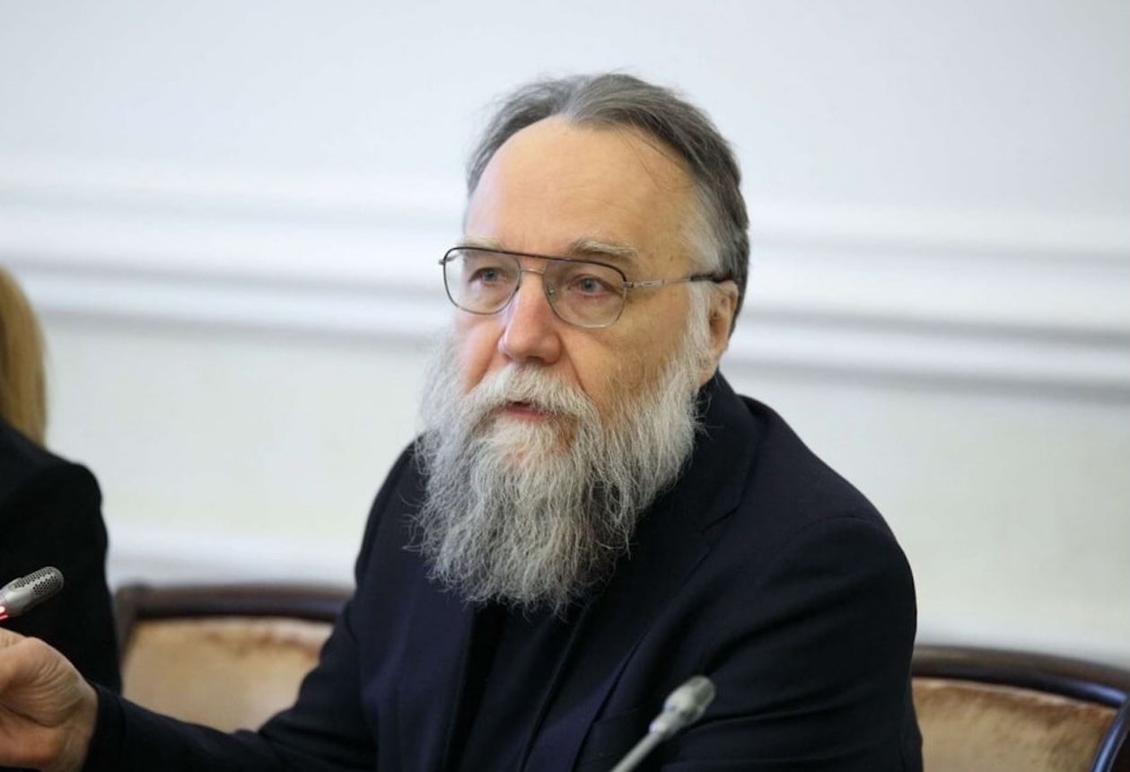 Идеолог Кремля Дугин признал неспособность России победить и предложил украинцам воевать против НАТО