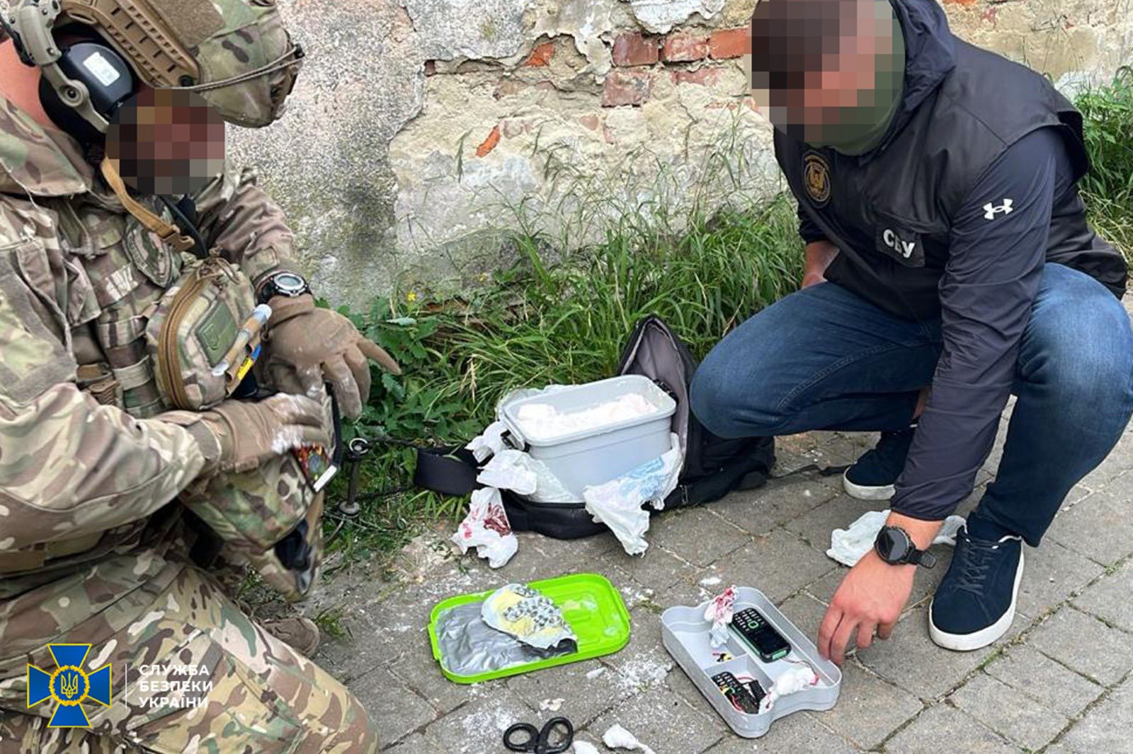 Завербовали в Тelegram: 17-летний юноша и его 16-летняя подруга готовили теракт во Львове
