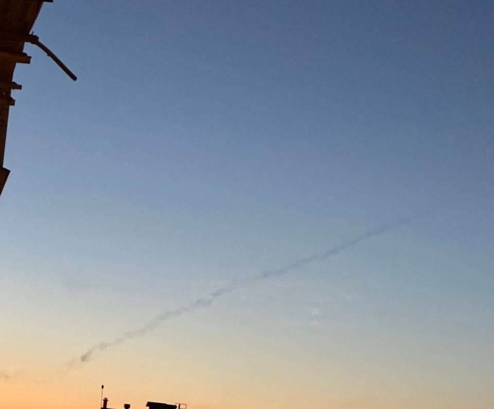 Москва под массированной атакой БПЛА - в городе слышны взрывы