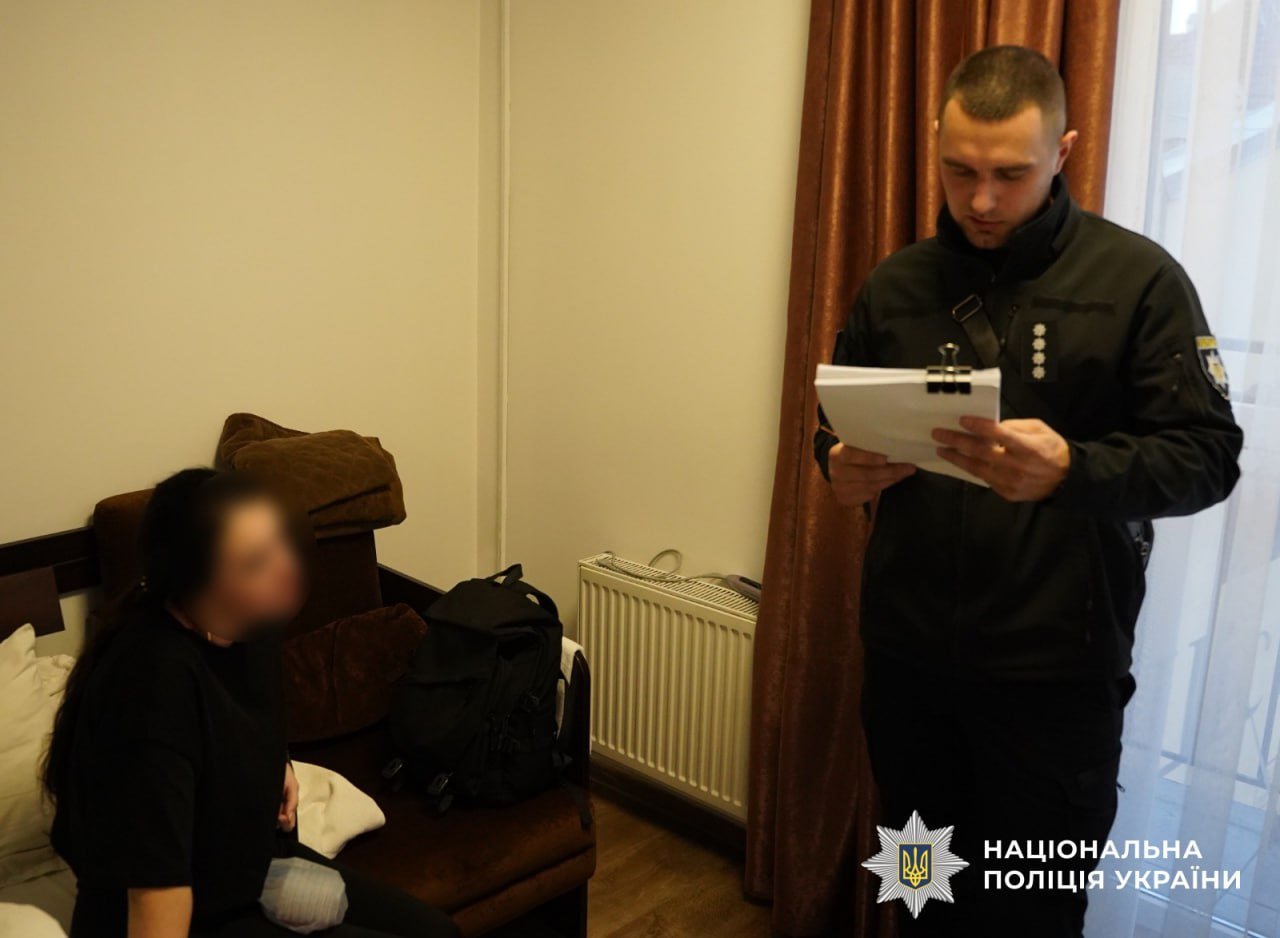 Правоохранители разоблачили группу мошенников, которые с помощью ИИ оформляли кредиты на сотни украинцев