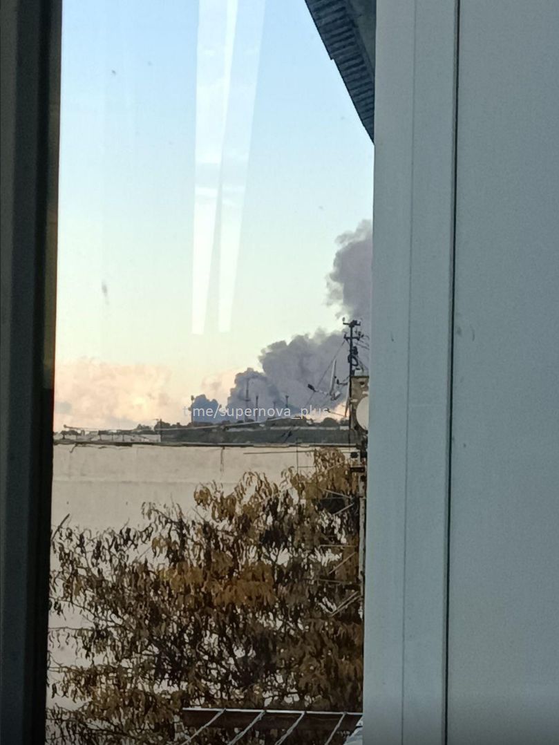 Вы будете смеяться, но это произошло снова: атакована нефтебаза в Гвардейском – появились первые кадры  Вы будете смеяться, но это произошло снова: атакована нефтебаза в Гвардейском – появились первые кадры