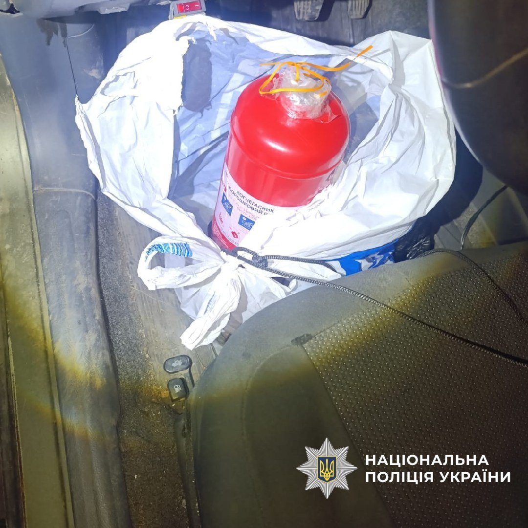 "Надо после того, как сделаем, все еще цель найти": СБУ предотвратила подрыв авто воина ВСУ в Лозовой