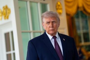 США та Іран погодили меморандум про перемир’я, виведення військ і фонд $300 млрд для відбудови. Документ ще не є фінальною угодою: ключові умови лишаються предметом переговорів.