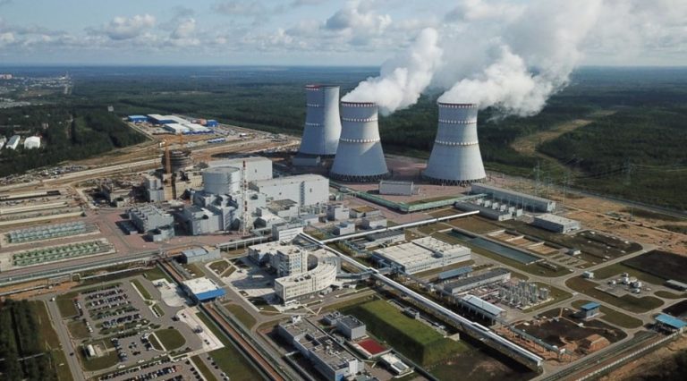 Підприємство із Сум постачало обладнання для російських АЕС через українського посередника і дві турецькі компанії. Керівнику оголосили підозру, майно на 13 млн грн арештували.