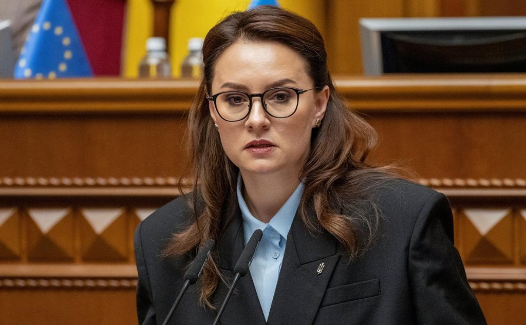Міноборони готує реформу доплат військовим, нові контракти для піхоти й штурмовиків та чіткіші терміни служби. Що заявила Свириденко, які суми обговорюють і чому це важливо для ЗСУ.