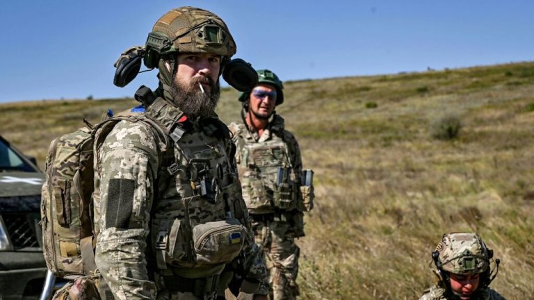 Ротація військових після 60 днів на передовій у більшості випадків не відбувається. В Офісі військового омбудсмана пояснили, що показують скарги бійців і як діє наказ Сирського.