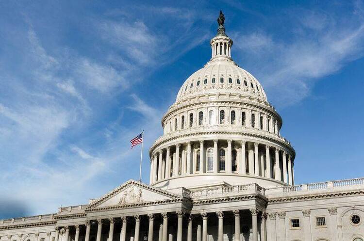Сенат США готує нові санкції проти Росії: тарифи до 100% можуть застосувати до найбільших покупців російської нафти й газу. Що передбачає законопроєкт та які країни ризикують найбільше.