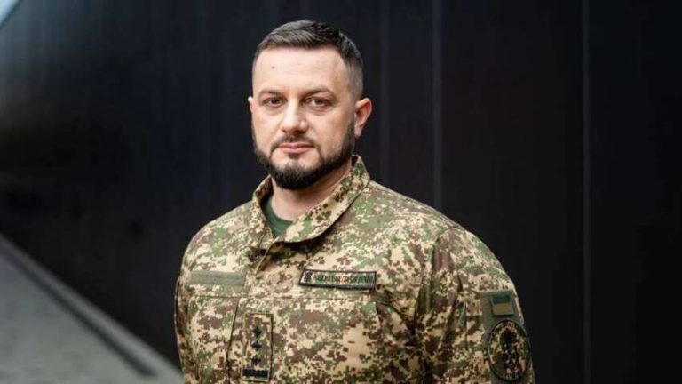 Замах на командира «Хартії» Ігоря Оболєнського: Зеленський повідомив про затримання нападника і спільника, розмову з військовим та доповідь контррозвідки СБУ. Усі відомі подробиці.