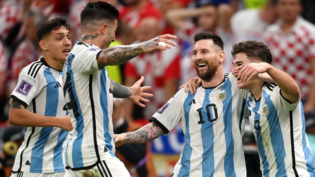 Чому Аргентину вимагають виключити з ЧС-2026: петиція Argentina Out, скандальні рішення VAR, позиція ФІФА та реальні шанси на дискваліфікацію. Усі факти станом на 15 липня 2026 року.