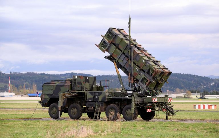 Трамп дозволив Україні виробляти ракети Patriot. Деталі ліцензії США, можливі строки запуску, роль Lockheed Martin і результати зустрічі Зеленського з президентом США на саміті НАТО.