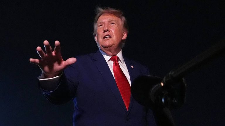Трамп і SAVE America Act змінюють правила виборів у США: кого торкнуться вимоги щодо громадянства та photo ID, що вже ухвалила Палата представників і чому закон застряг у Сенаті перед виборами 2026.