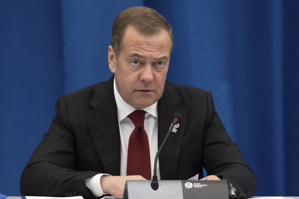 Медведєв заявив про ризик світового конфлікту та можливість ядерних ударів по Києву й об’єктах НАТО. Що саме сказав заступник голови Радбезу РФ в інтерв’ю «Ведомостям» 9 вересня 2026 року.