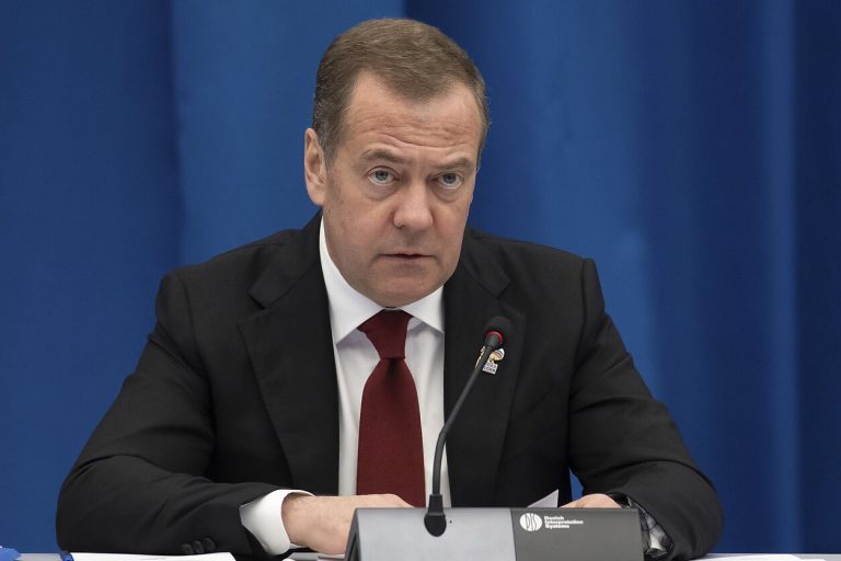 Медведєв заявив про ризик світового конфлікту та можливість ядерних ударів по Києву й об’єктах НАТО. Що саме сказав заступник голови Радбезу РФ в інтерв’ю «Ведомостям» 9 вересня 2026 року.