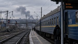 Затримки поїздів із Дніпра 20 вересня 2026 року сягнули понад 14 годин. Які рейси до Ужгорода, Львова й Києва вибилися з графіка та де перевірити актуальний час прибуття.