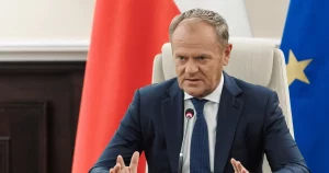 Польща 24 вересня евакуювала людей із КПП «Дорогуськ» і «Зосін» через російську атаку поблизу кордону. Дональд Туск розповів про наслідки, а прикордонники відновили роботу переходів.